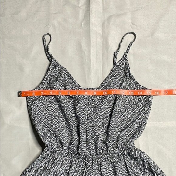 Black and White Patterned Romper - Picture 5 of 7